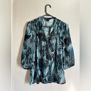 ❤️‍🔥2/$20❤️‍🔥 Banana Republic Sheer 3/4 Sleeve Abstract Blouse- Size Small